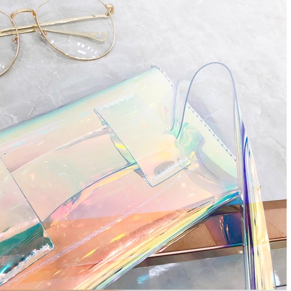 HOST PICK 💕 Holographic belt bag - Picture 5 of 6